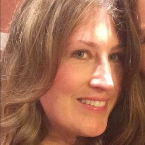 Meet your Posher, Casey Lynn